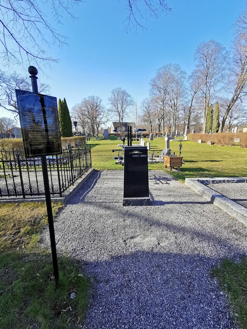 Mariefred Ash Grove Memorial
