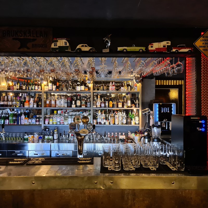 V8 Garagebar