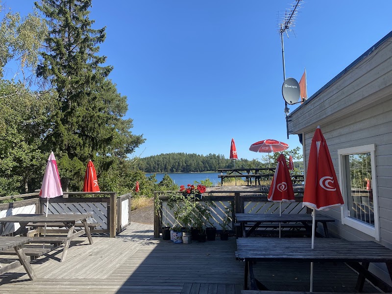 Ljusteröfärjan Grillkrog & Catering, Färjeläge, Ljusterö (on the island)