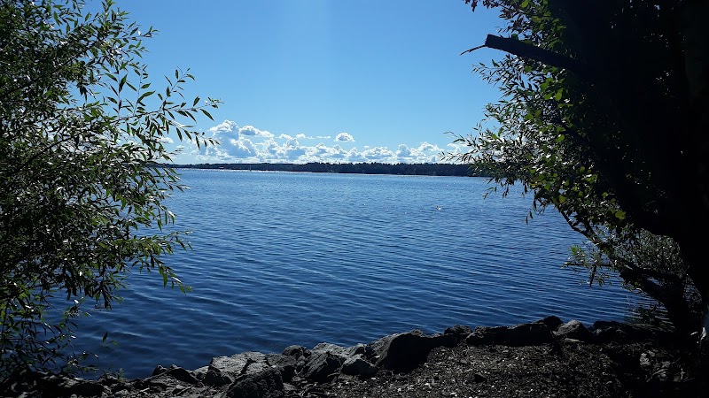 Lövsta strandpromenad