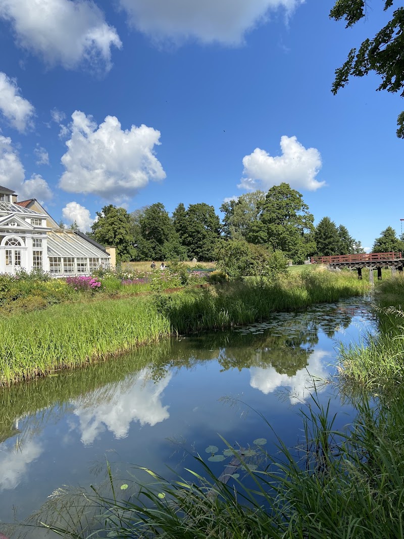 Lottenlund (Public park on the shores of Lake Mälaren)